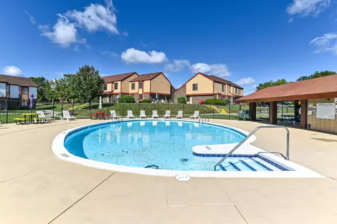 4293 W College, Milwaukee, WI 53221