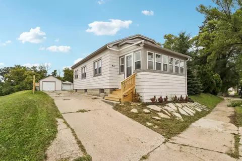 6483 N Teutonia, Milwaukee, WI 53209