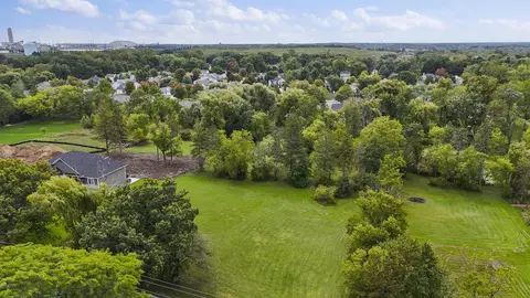 4121 E Oakwood, Oak Creek, WI 53154