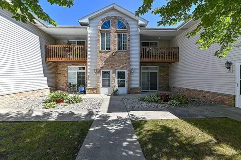 6240 S Creekside #2, Cudahy, WI 53110