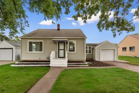 932 S 86th, West Allis, WI 53214