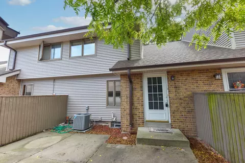 4876 S 19th, Milwaukee, WI 53221