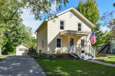402 W Walworth, Elkhorn, WI 53121