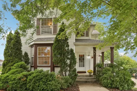 305 N 39th, Milwaukee, WI 53208