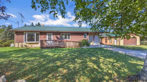 15324 Horseshoe Lk, Meeme, WI 53063