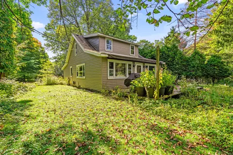705 Amy Belle Lk, Hubertus, WI 53033