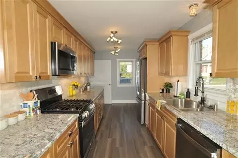 630 Forest, Hartford, WI 53027