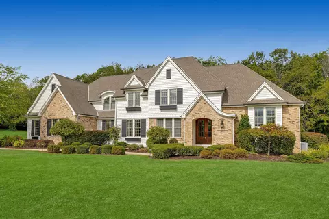 2455 Mound Zion Woods, Brookfield, WI 53005