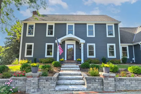 1375 Barrington Woods, Brookfield, WI 53045