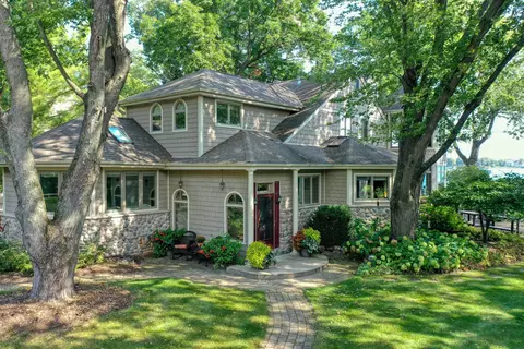 428 S Golden Lk, Summit, WI 53066