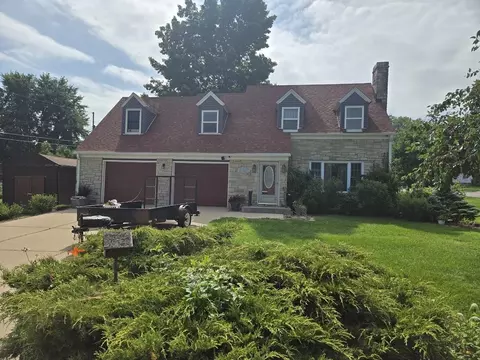 202 S Douglas, Dodgeville, WI 53533