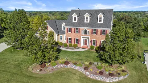 337 River Blf, Oconomowoc, WI 53066