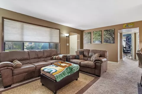 1603 S Carriage, New Berlin, WI 53151