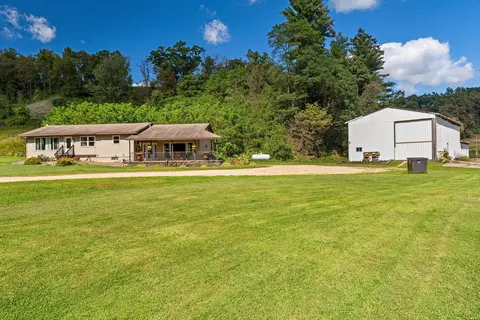 n27146 County Road S, Ettrick, WI 54616