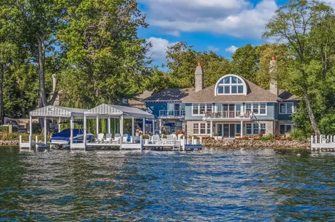 8 Hillside, Lake Geneva, WI 53147