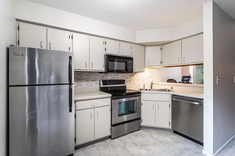 859 W Puetz, Oak Creek, WI 53154