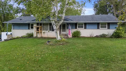 n75w22109 Cherry Hl, Lisbon, WI 53089