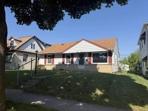 8114 W Congress, Milwaukee, WI 53218