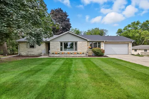 w230s2425 Morningside, Waukesha, WI 53186