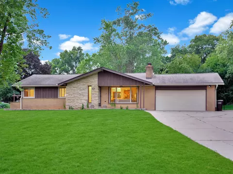 4935 S Menard, New Berlin, WI 53151