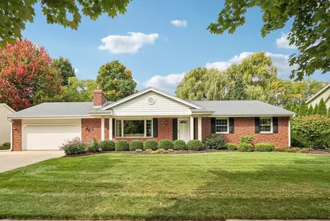 w73n1025 Poplar, Cedarburg, WI 53012