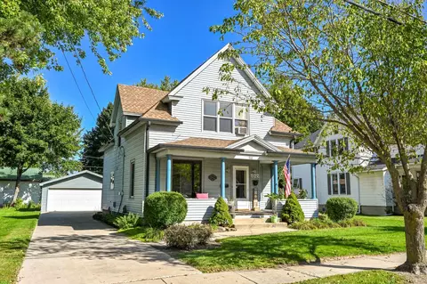 522 E Main, Waterford, WI 53185