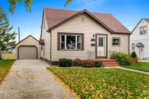 1118 S 26th, Manitowoc, WI 54220