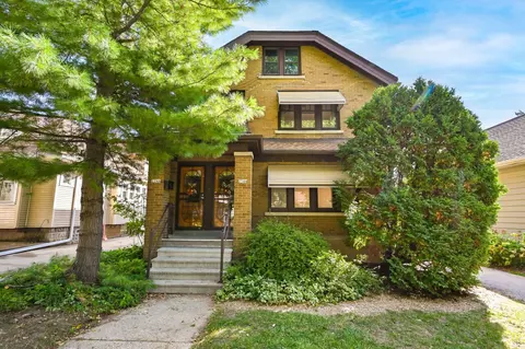 2344 N 68th, Wauwatosa, WI 53213