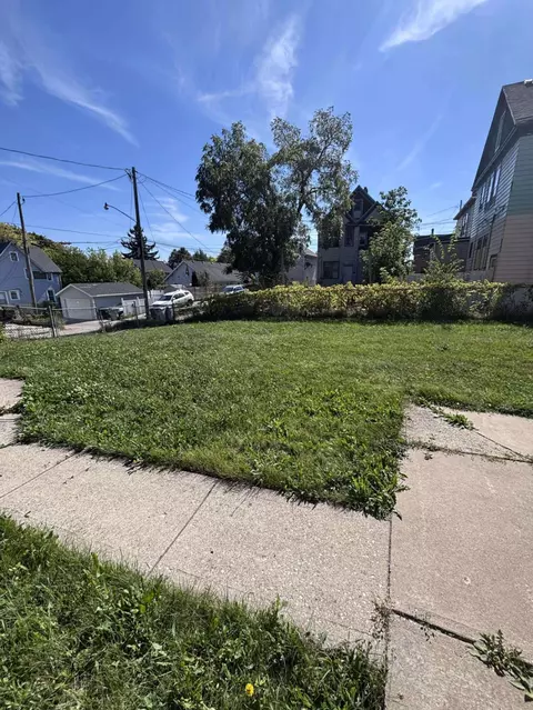 1922 N 27th #1924, Milwaukee, WI 53208
