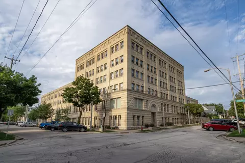904 E Pearson #105, Milwaukee, WI 53202