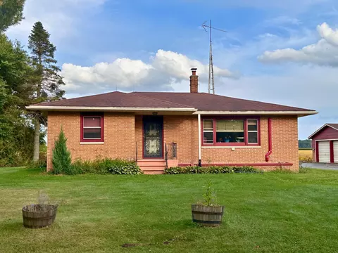 s3898 County Highway Bd, Baraboo, WI 53913