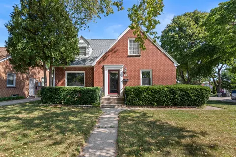 7862 W Beckett, Milwaukee, WI 53218