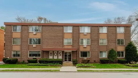 805 E Henry Clay #206, Whitefish Bay, WI 53217