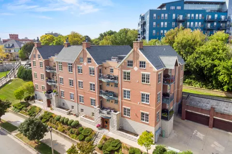 1809 N Commerce #103, Milwaukee, WI 53212