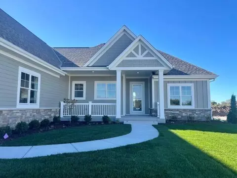 1723 N N Riv, River Hills, WI 53217