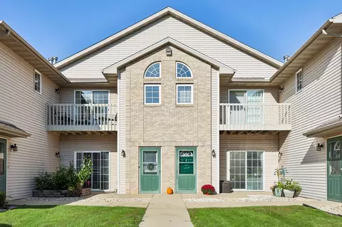 300 E Tyranena Park #2, Lake Mills, WI 53551