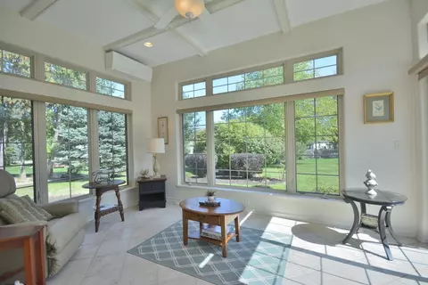 1331 Wood Crk, Oconomowoc, WI 53066