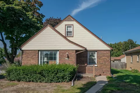 10534 W Michigan, Wauwatosa, WI 53226