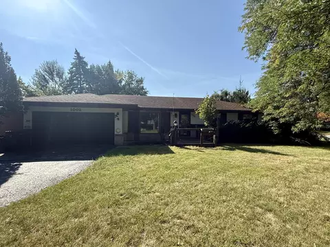 1002 Lilac, Pewaukee, WI 53072