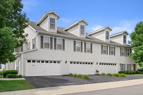 1210 Woodbury #C, Waukesha, WI 53189