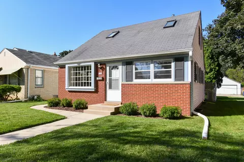 2165 S 105th, West Allis, WI 53227