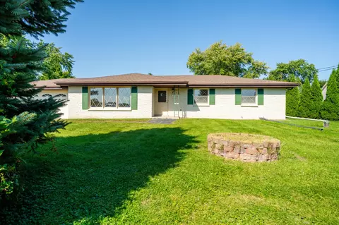 8120 W Forest Hl, Franklin, WI 53132