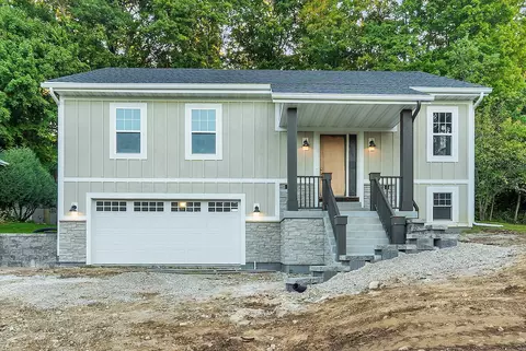 624 S Kettle Moraine, Slinger, WI 53086