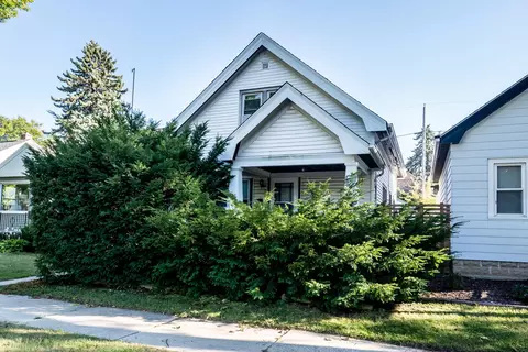 1005 E Holt, Milwaukee, WI 53207