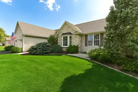 660 Cherrywood, Waterford, WI 53185