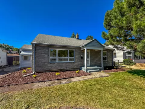 2451 S 82nd, West Allis, WI 53219