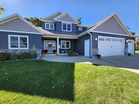 704 Knollwood, Holmen, WI 54636