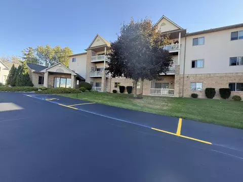 218 Third #107, Hartford, WI 53027