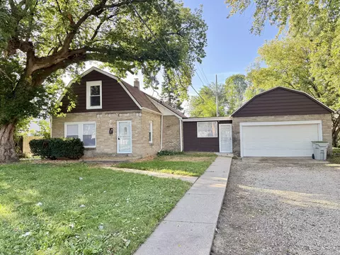 5117 W Fairmount, Milwaukee, WI 53218