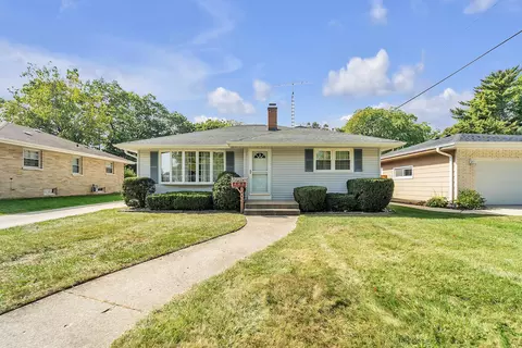 6602 Pershing, Kenosha, WI 53142